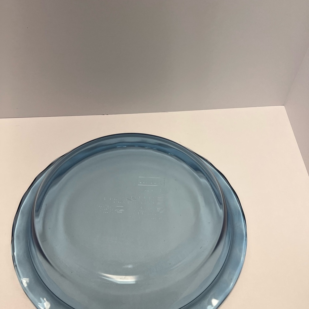 Pyrex blue pie Plate - Picture 3 of 3